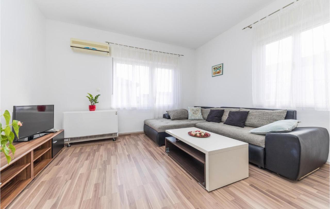 Nice Apartment In Kastel Stafilic With Sauna Kastela Exterior photo