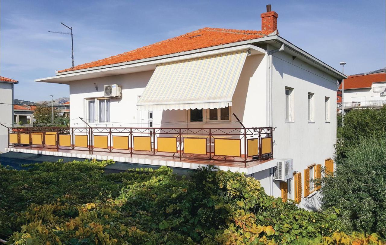 Nice Apartment In Kastel Stafilic With Sauna Kastela Exterior photo