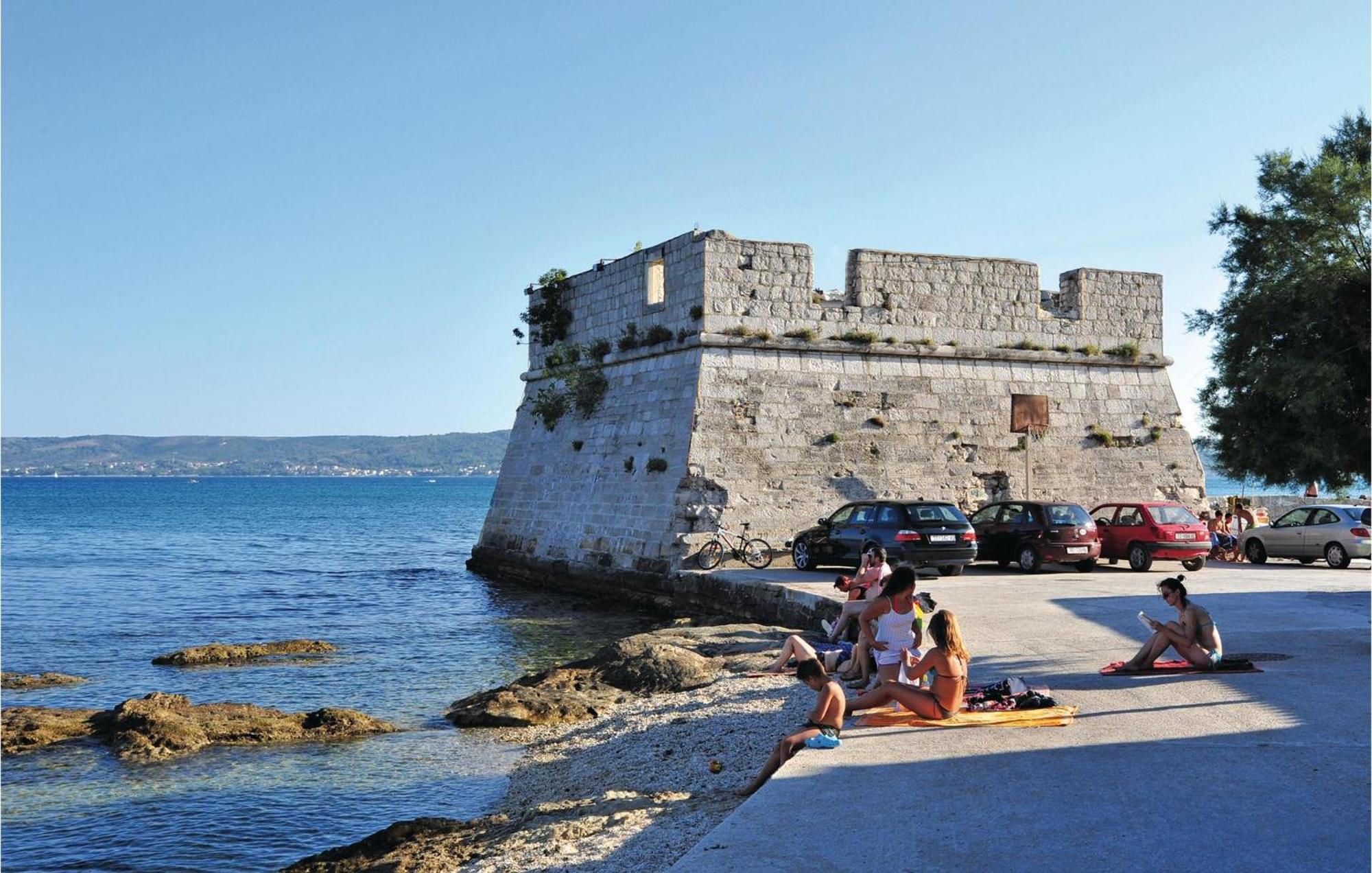 Nice Apartment In Kastel Stafilic With Sauna Kastela Exterior photo
